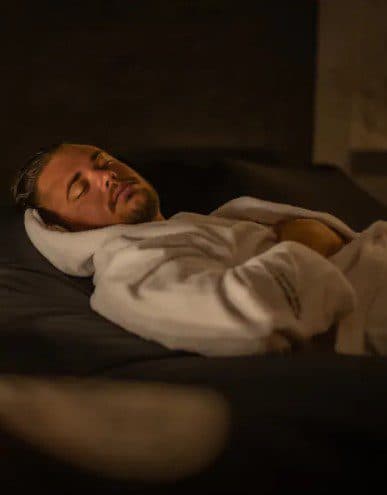 le silence source de détente profonde lors d'une journée au spaau Scandinave